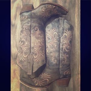 WOMANS CIRCLE G BOOTS